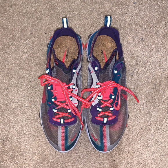 Nike shoes - Picture 3 of 5